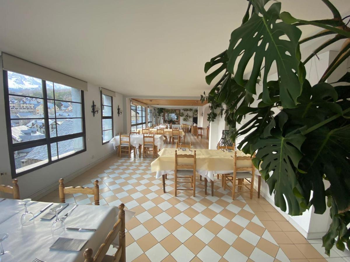 Hotel Mariana Tramacastilla de Tena Buitenkant foto