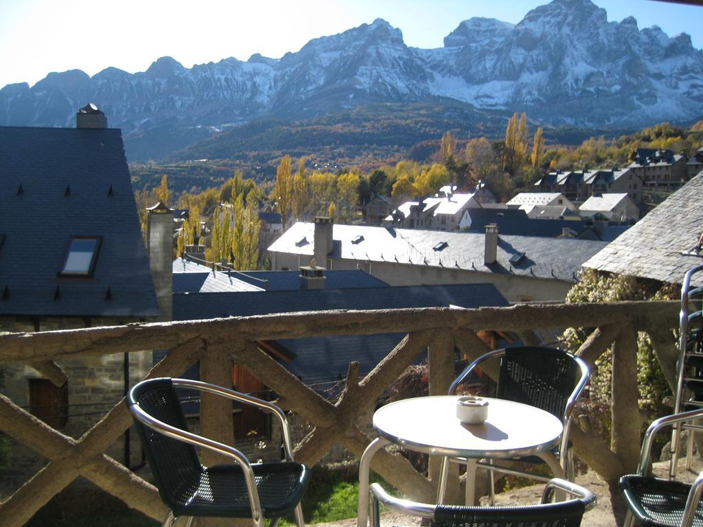 Hotel Mariana Tramacastilla de Tena Buitenkant foto