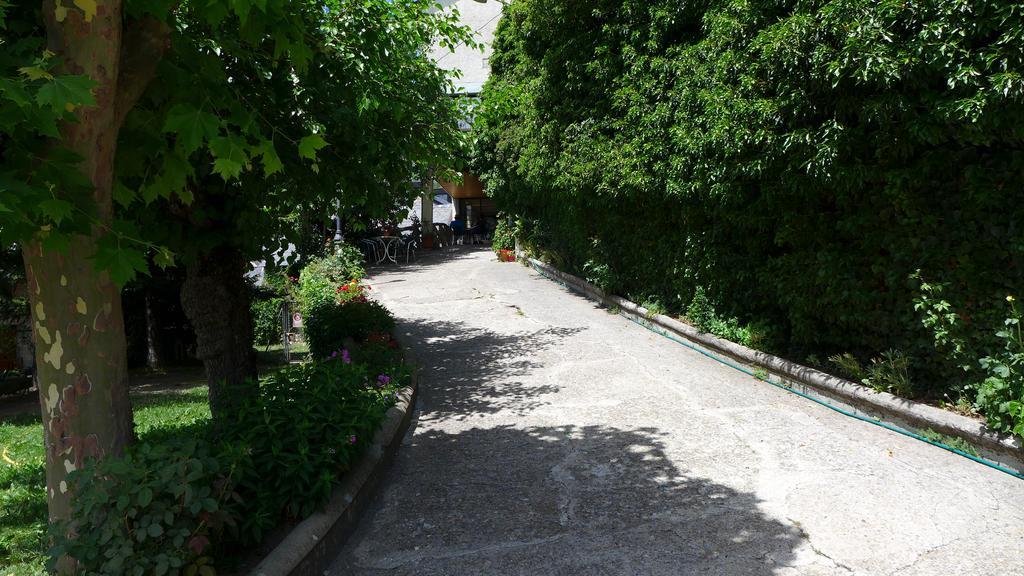 Hotel Mariana Tramacastilla de Tena Buitenkant foto